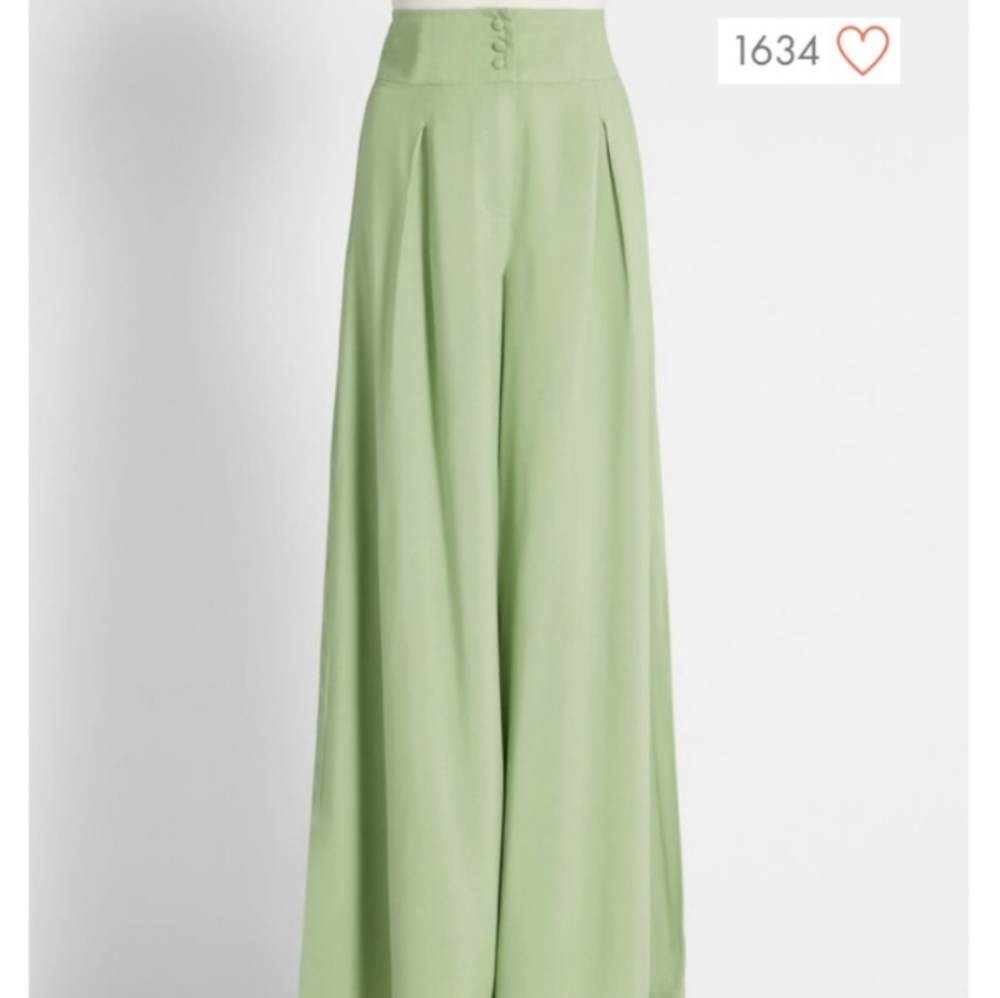 Never worn! Modcloth Wants and Breeze Wide-Leg Pants Green